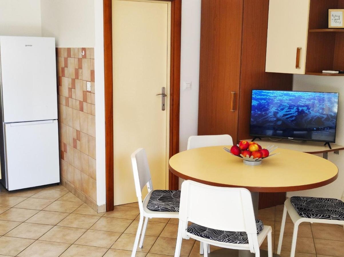 Apartment Rose Кърк Екстериор снимка